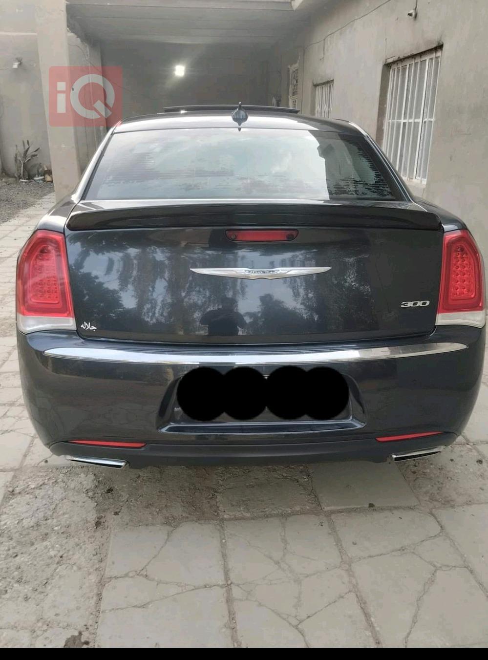 كرايسلر 300